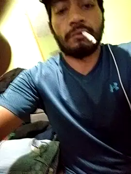 Snapshot of manqbhj chatting on 12/16/25, 05:55 manqbhj online show from 12/16/25, 05:55