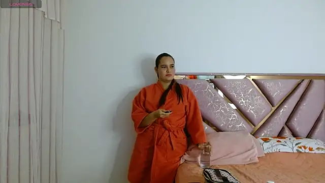 kilye hernandez online show from 12/16/25, 07:23