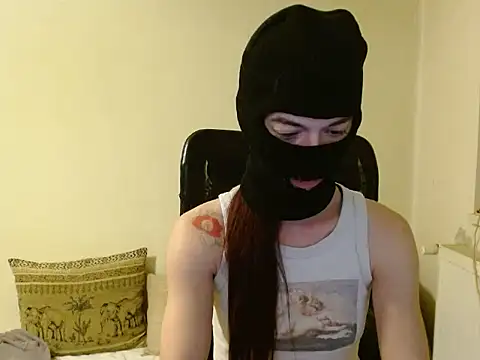 Snapshot of ntrlbdyy chatting on 12/19/25, 09:50 ntrlbdyy online show from 12/19/25, 09:50