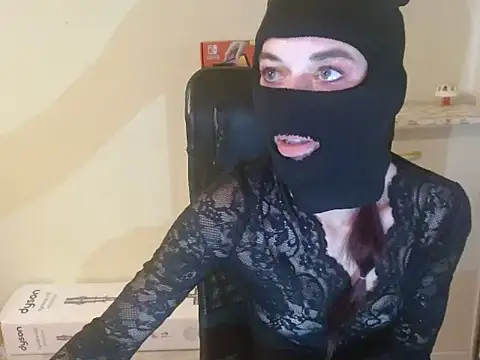 Snapshot of ntrlbdyy chatting on 12/14/25, 10:10 ntrlbdyy online show from 12/14/25, 10:10