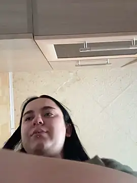 Snapshot of ErikaMurr chatting on 12/19/25, 02:48 ErikaMurr online show from 12/19/25, 02:48