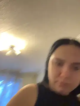 Snapshot of ErikaMurr chatting on 12/17/25, 02:27 ErikaMurr online show from 12/17/25, 02:27