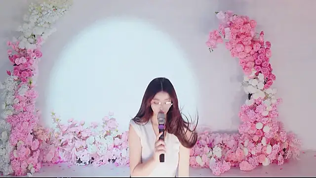Snapshot of Luckygirls-339 chatting on 07/14/26, 02:05 Luckygirls-339 online show from 07/14/26, 02:05