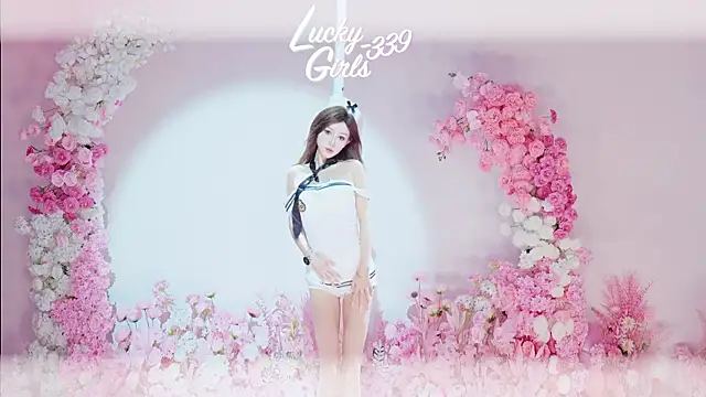 Luckygirls-339 online show from 05/23/26, 11:04
