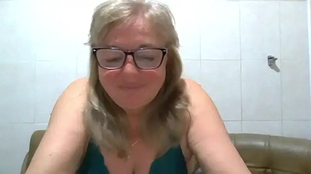 LinaLight88 online show from 04/15/26, 06:56