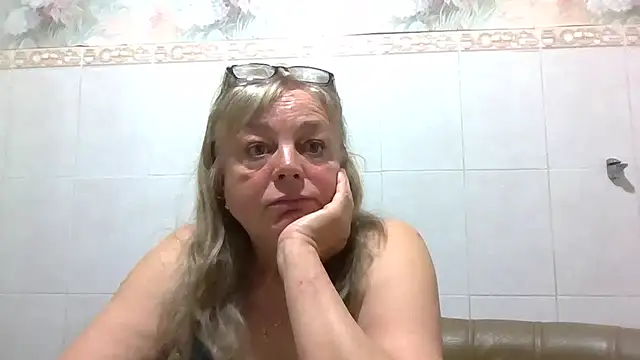 LinaLight88 online show from 04/15/26, 07:58