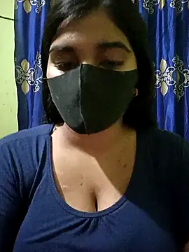 Queen-Tisha-Moni online show from 12/15/25, 04:13