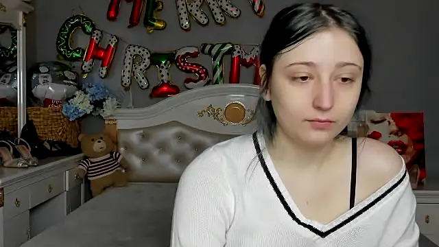 Snapshot of MermeiDia chatting on 12/17/25, 09:25 MermeiDia online show from 12/17/25, 09:25