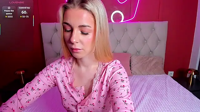 Emily Magnificent online show from 06/01/26, 01:39