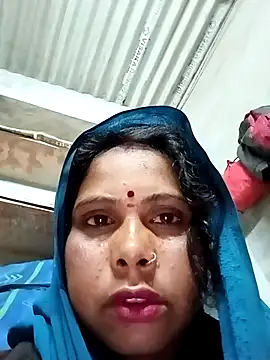 Snapshot of Shreya_pandit chatting on 01/12/26, 10:36 Shreya pandit online show from 01/12/26, 10:36