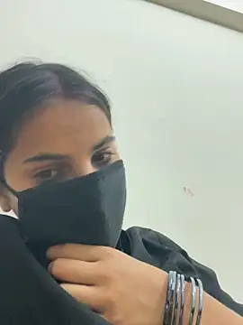 Pooja Love143 online show from 04/10/26, 06:48