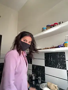 Pooja Love143 online show from 04/05/26, 05:47