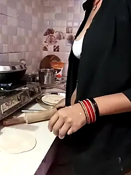 Pooja Love143 online show from 03/09/26, 06:17