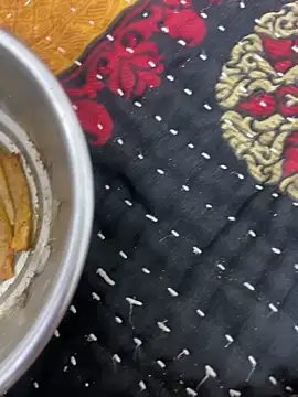 Pooja Love143 online show from 04/05/26, 05:52