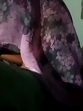 Pooja Love143 online show from 02/17/26, 04:37