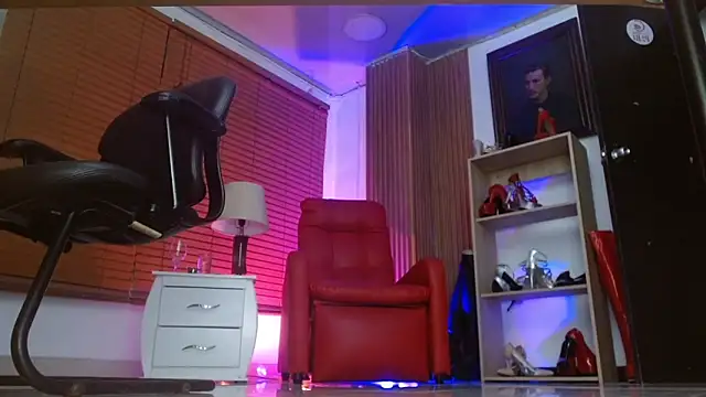 paola xm online show from 04/05/26, 10:55