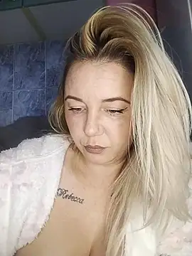 Snapshot of VeraLiubov chatting on 12/19/25, 06:16 VeraLiubov online show from 12/19/25, 06:16