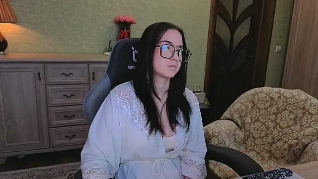 Snapshot of AnneAverry chatting on 02/17/26, 10:12 AnneAverry online show from 02/17/26, 10:12