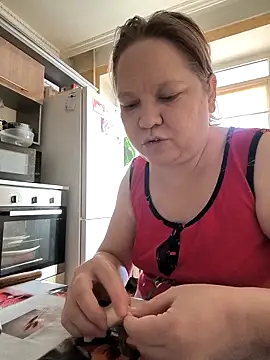 Snapshot of -Queen- chatting on 02/06/26, 10:33 -Queen- online show from 02/06/26, 10:33