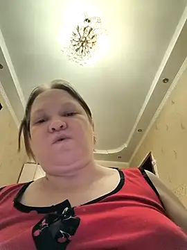 Snapshot of -Queen- chatting on 02/15/26, 02:05 -Queen- online show from 02/15/26, 02:05