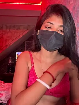 lovebirds696968 online show from 12/17/25, 06:24