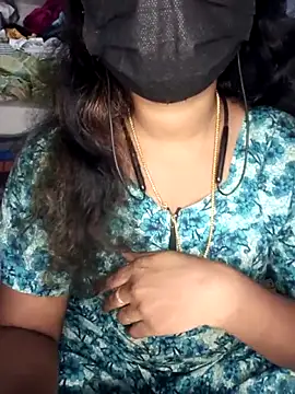 Snapshot of tamilsaisree chatting on 03/09/26, 04:43 tamilsaisree online show from 03/09/26, 04:43