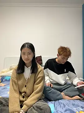 Snapshot of BY-668 chatting on 12/18/25, 10:52 BY-668 online show from 12/18/25, 10:52