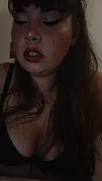 Snapshot of Florazaira2 chatting on 12/18/25, 08:23 Florazaira2 online show from 12/18/25, 08:23