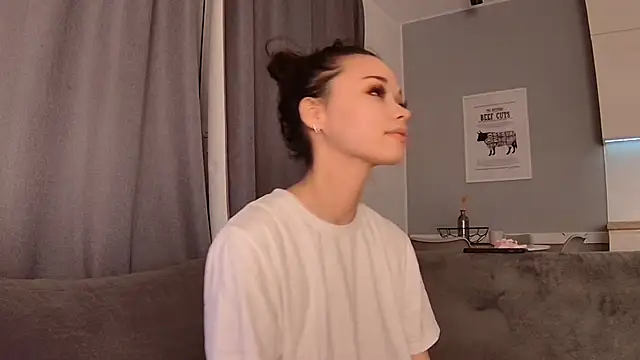 Snapshot of janeLoveSweetHeart chatting on 04/15/26, 08:53 janeLoveSweetHeart online show from 04/15/26, 08:53