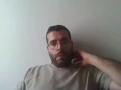 Snapshot of kkadam1 chatting on 05/31/26, 03:40 kkadam1 online show from 05/31/26, 03:40