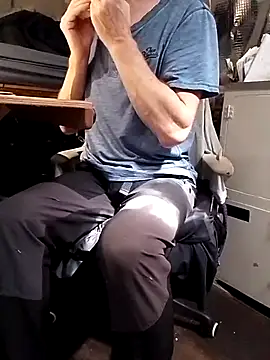 Quebec46 online show from 04/23/26, 01:24