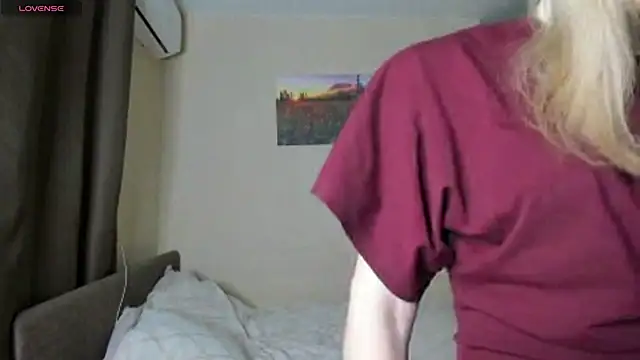 SkyeDavis online show from 02/01/26, 08:07