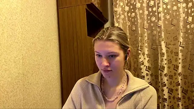 SkyeDavis online show from 12/20/25, 07:17