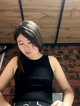 Sarah2127 online show from 12/15/25, 11:05