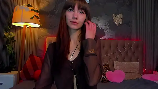 MilanaHotts online show from 12/22/25, 08:53