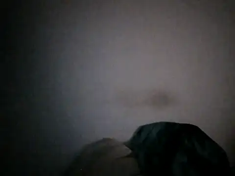 Snapshot of Mikki9233 chatting on 12/14/25, 11:10 Mikki9233 online show from 12/14/25, 11:10