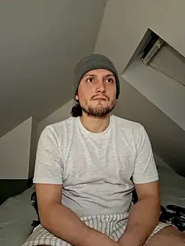 Snapshot of Ghost_Pie chatting on 12/17/25, 05:56 Ghost Pie online show from 12/17/25, 05:56