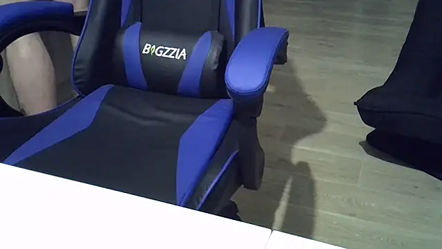 Snapshot of Zetros_15 chatting on 03/18/26, 11:05 Zetros 15 online show from 03/18/26, 11:05