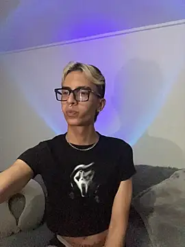 Snapshot of Dracco_Velour_ chatting on 02/19/26, 05:26 Dracco Velour online show from 02/19/26, 05:26