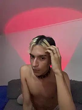 Snapshot of Dracco_Velour_ chatting on 02/18/26, 05:05 Dracco Velour online show from 02/18/26, 05:05