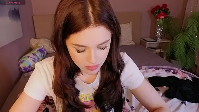 Snapshot of Holly__Bush chatting on 03/01/26, 03:34 Holly Bush online show from 03/01/26, 03:34