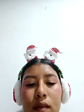 Snapshot of Lunita_sian chatting on 12/21/25, 11:16 Lunita sian online show from 12/21/25, 11:16