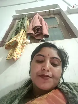 Snapshot of Lucky_hote chatting on 12/18/25, 03:05 Lucky hote online show from 12/18/25, 03:05