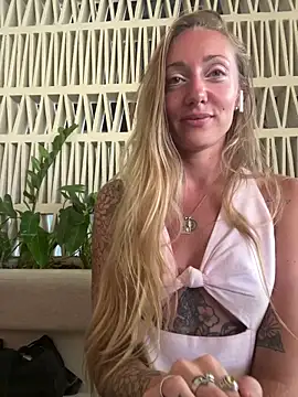 OpheliaRoxx online show from 02/02/26, 04:00