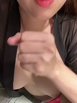 Snapshot of Hana-68 chatting on 01/14/26, 04:38 Hana-68 online show from 01/14/26, 04:38