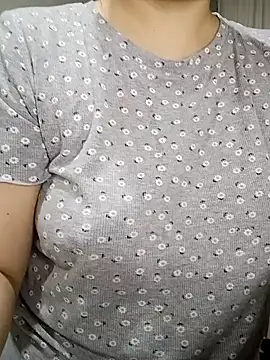 Snapshot of Emilyhomegirl1 chatting on 02/27/26, 05:13 Emilyhomegirl1 online show from 02/27/26, 05:13