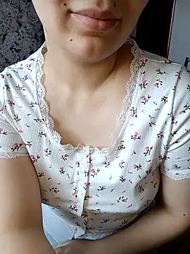 Snapshot of Emilyhomegirl1 chatting on 02/26/26, 05:29 Emilyhomegirl1 online show from 02/26/26, 05:29