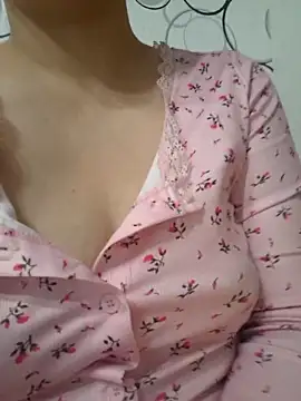 Snapshot of Emilyhomegirl1 chatting on 12/17/25, 10:31 Emilyhomegirl1 online show from 12/17/25, 10:31