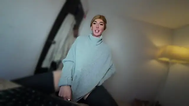 mxshemale ladyboy online show from 12/15/25, 09:09