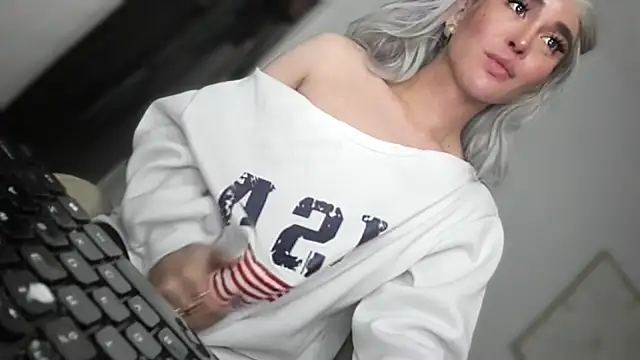 mxshemale ladyboy online show from 03/31/26, 03:36